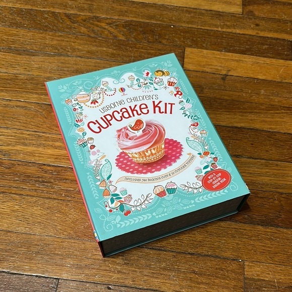 Usborne Other - Usborne Children’s Cupcake Kit, Book + Supplies